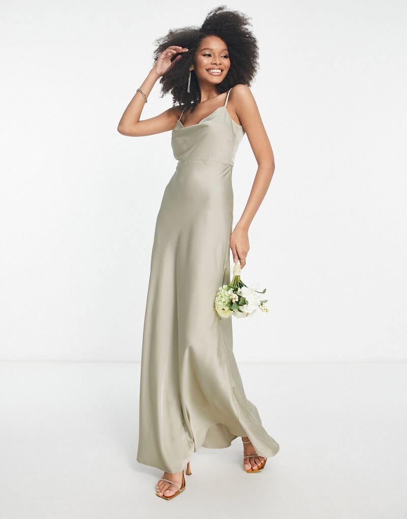 

Сатиновое платье макси с воротником-хомутом и пышной юбкой ASOS DESIGN Bridesmaid темно-зеленого цвета