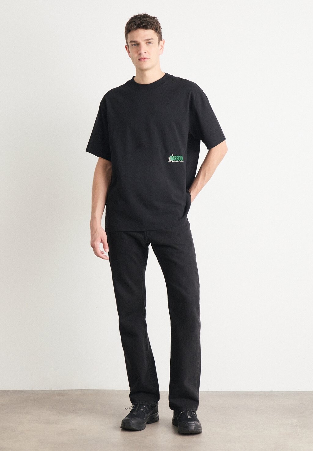

Футболка с принтом LEONARD GRAPHIC Barbour, черный