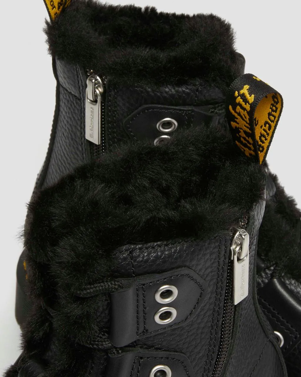 Ботинки кожаные Dr. Martens 1460 на подкладке из искусственного меха, черный — фото 3
