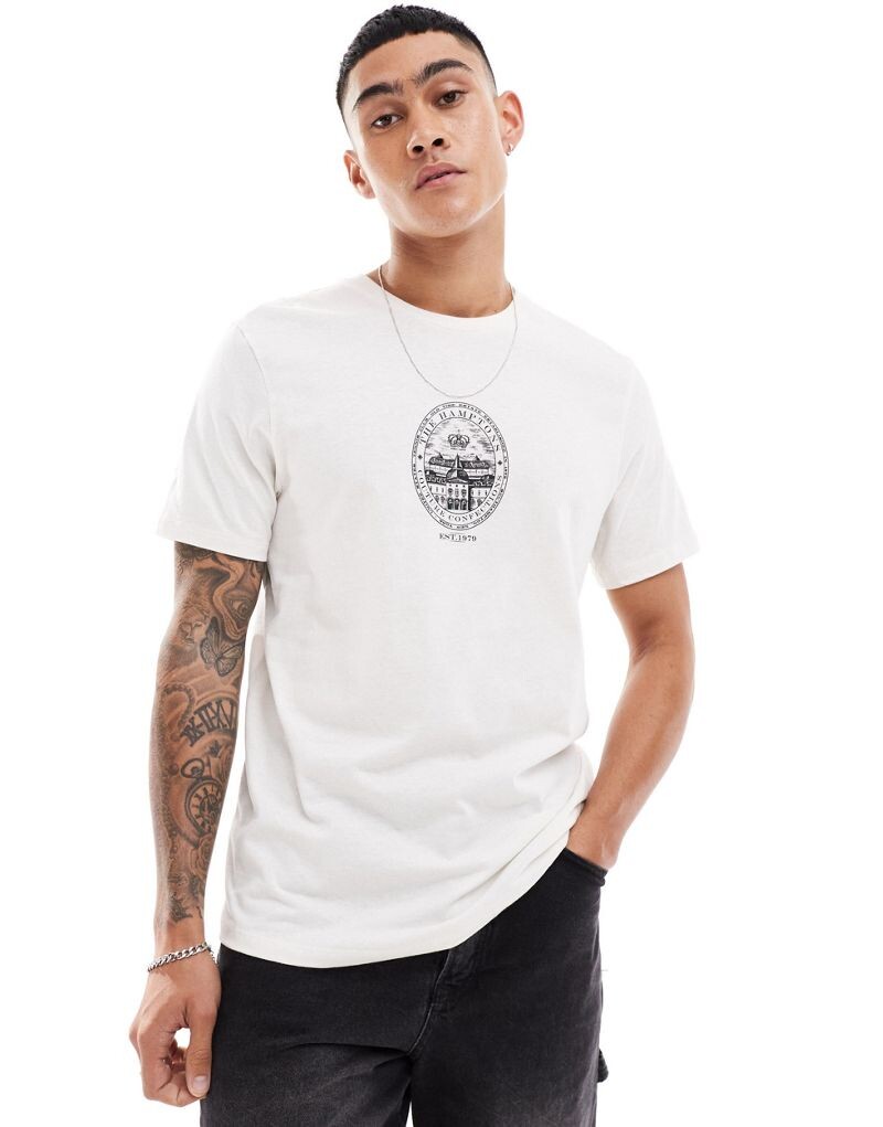 

Белая футболка с принтом Hamptons на груди ASOS DESIGN