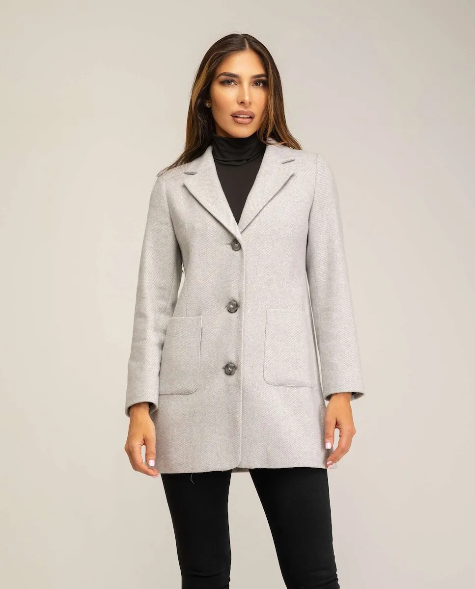 

Женский жакет-фрак с накладными карманами Fsh, серый