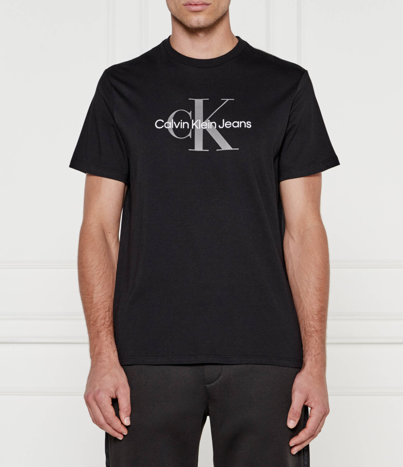 

Футболка CALVIN KLEIN JEANS Regular Fit, черный