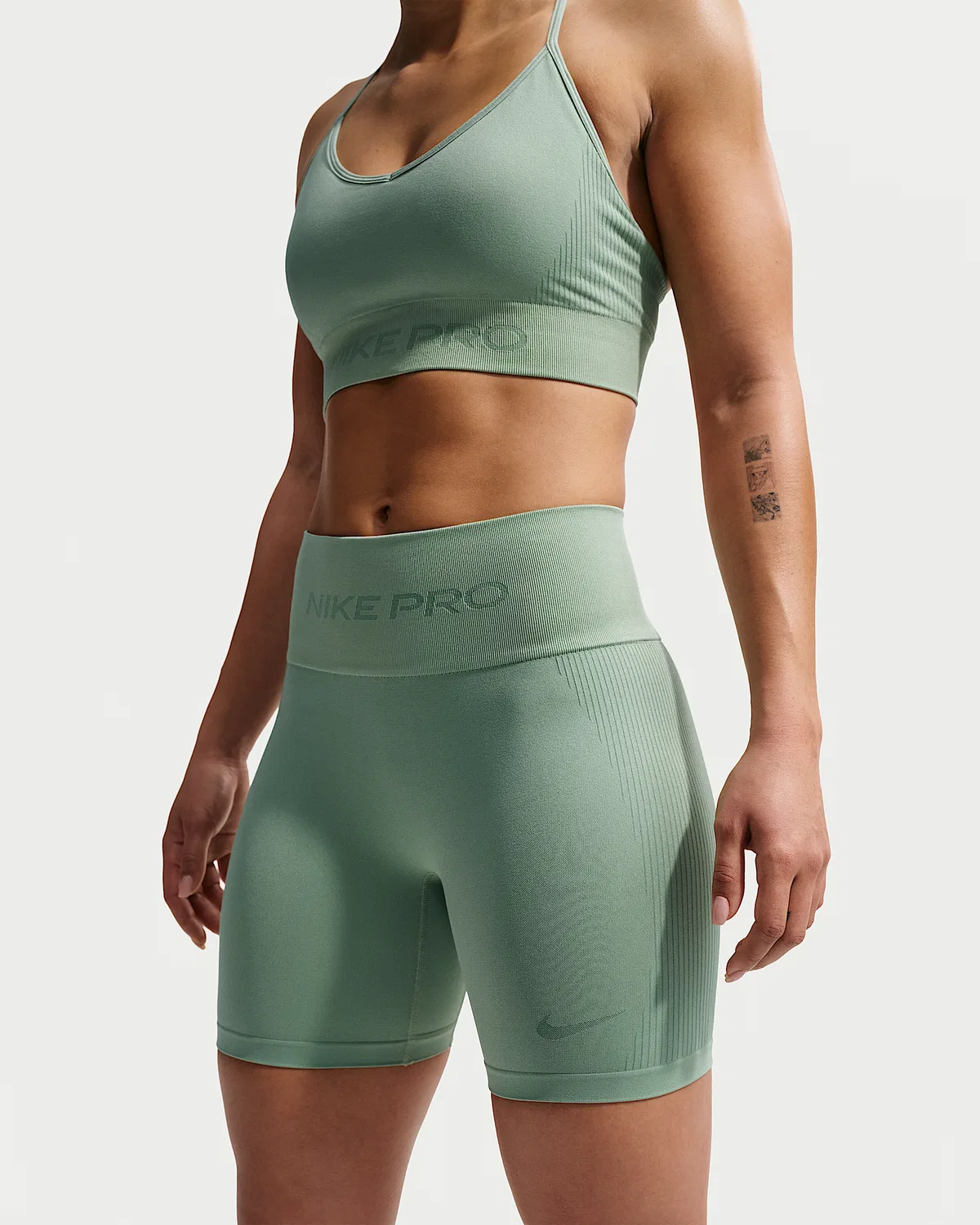 Женские шорты-велосипедки Nike Pro Seamless Dri-FIT с высокой посадкой, 5", Steam — фото 2