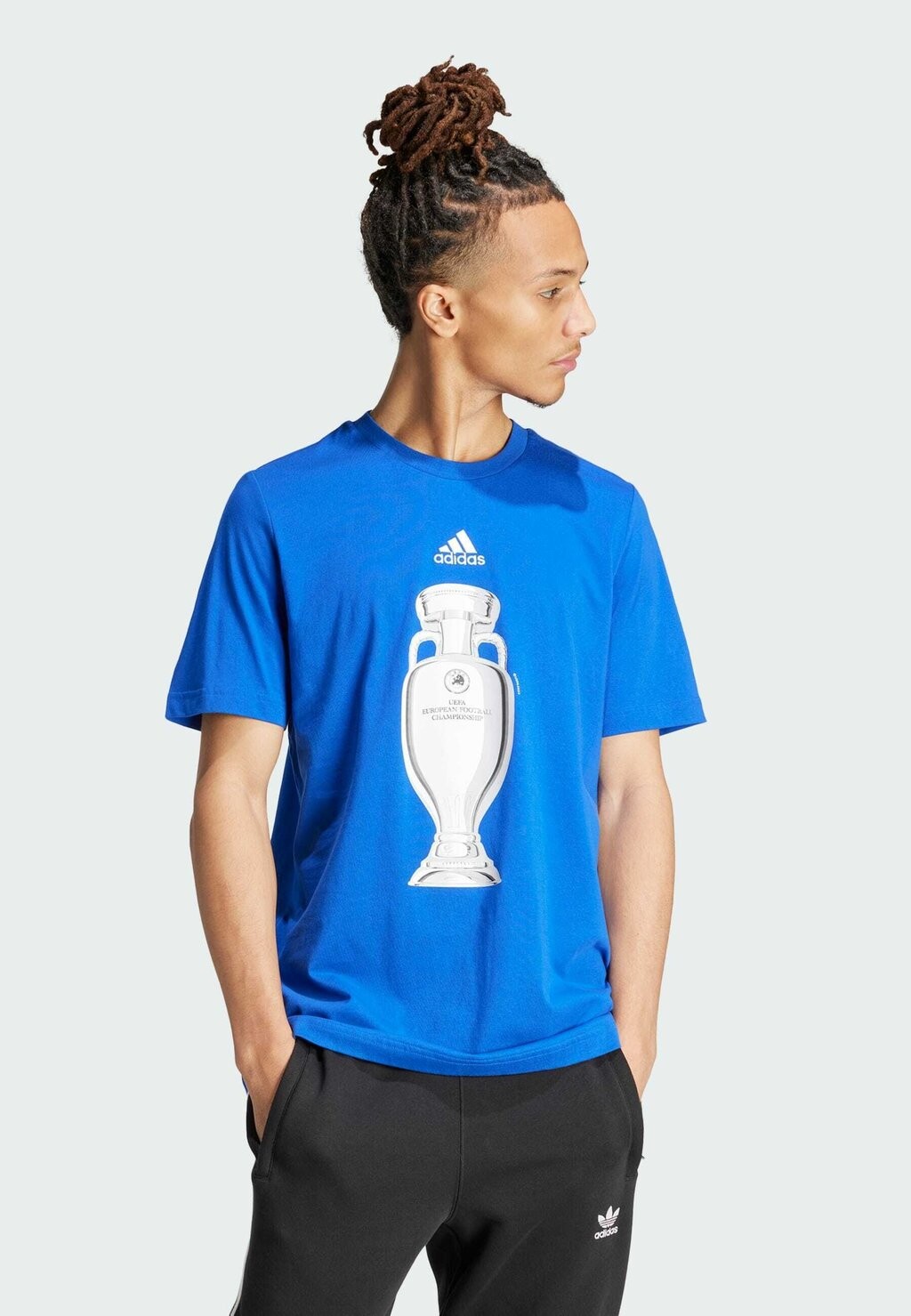 

Футболка с принтом Official Emblem Trophy adidas Performance, королевский синий