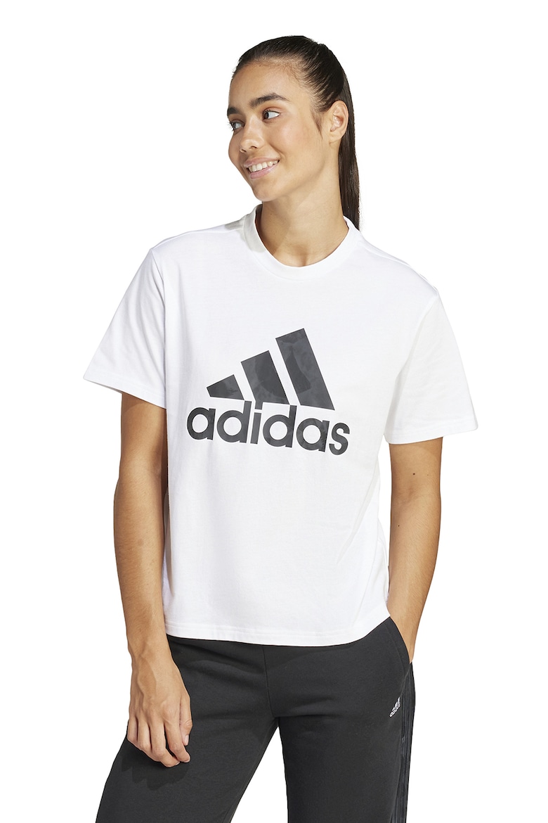 

Футболка с логотипом Adidas Sportswear, белый