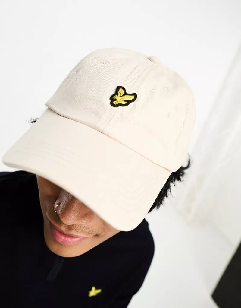 

Бежевая бейсболка с логотипом Lyle & Scott