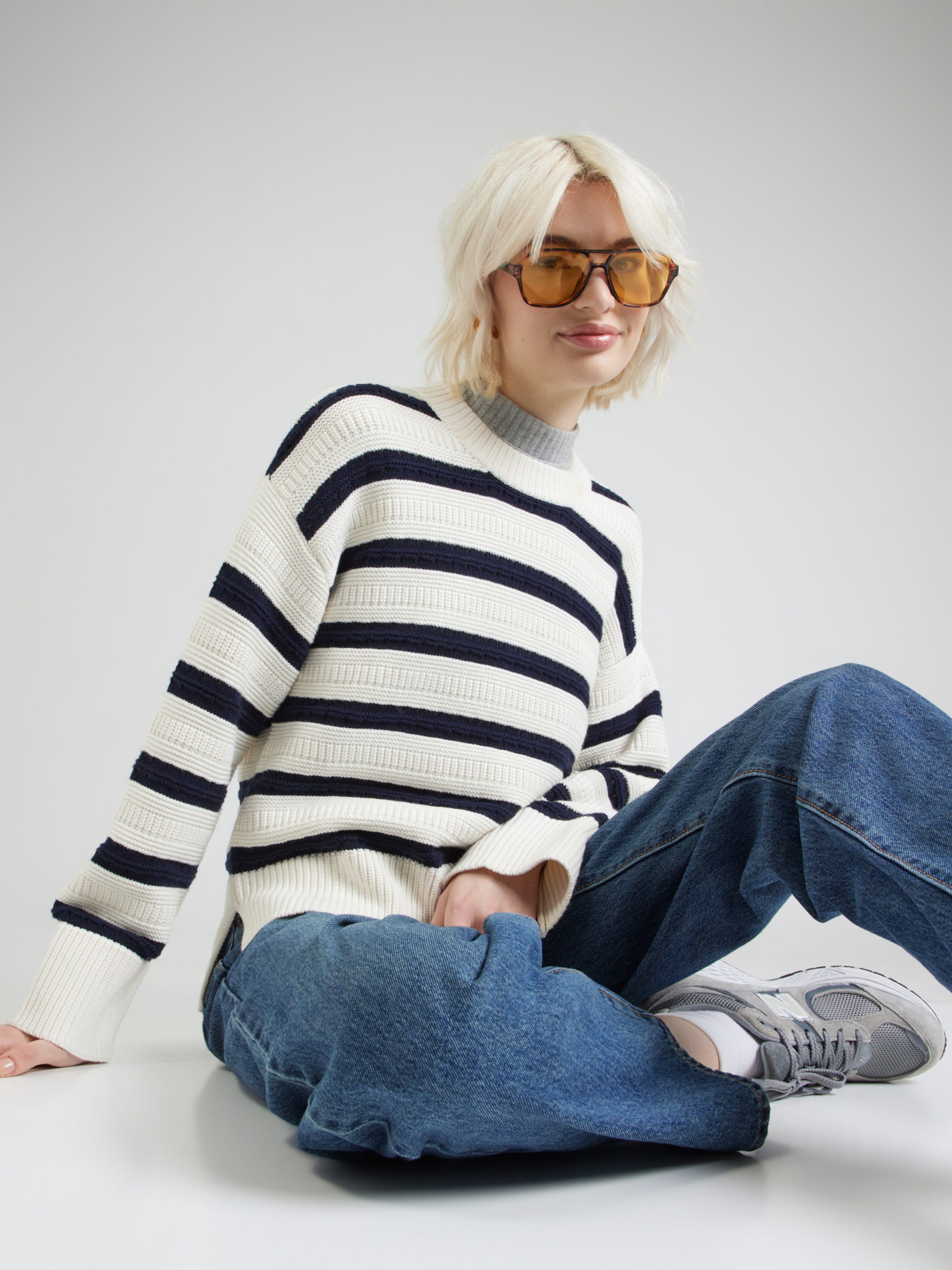 LEVI'S  Свитер 'Candide Crewneck Свитер' из шерсти белый — фото 3