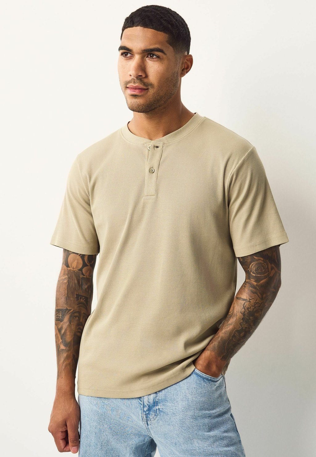 

Базовая футболка REGULAR FIT Next, бежевый