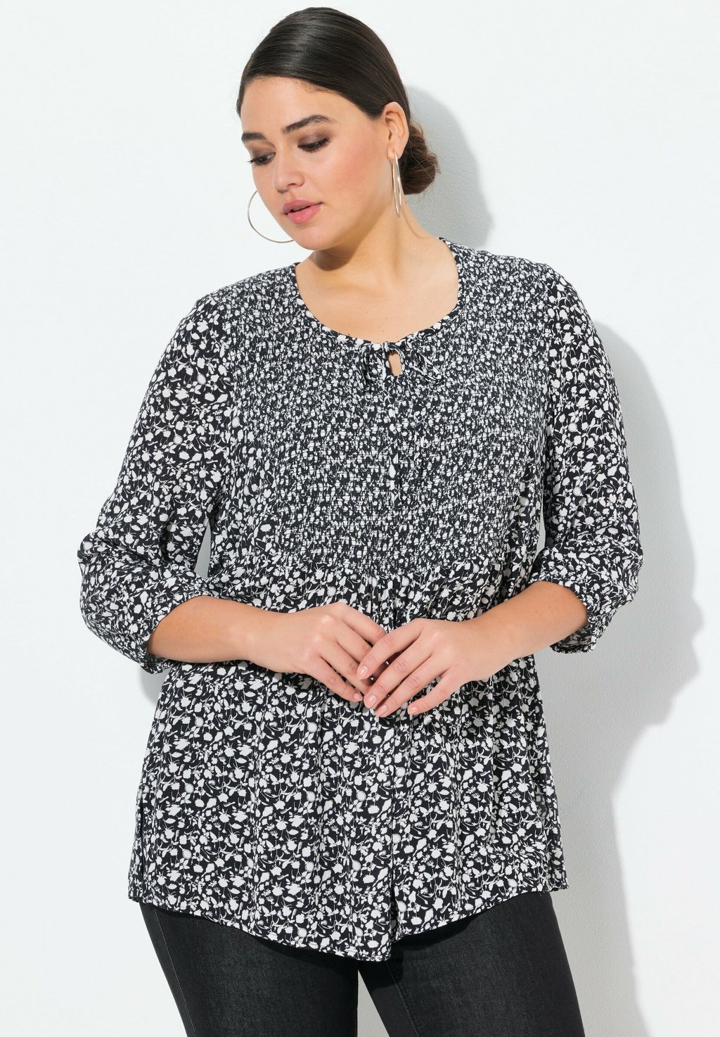 

Блуза ALLOVER PRINT SMOCKED Ulla Popken, черный