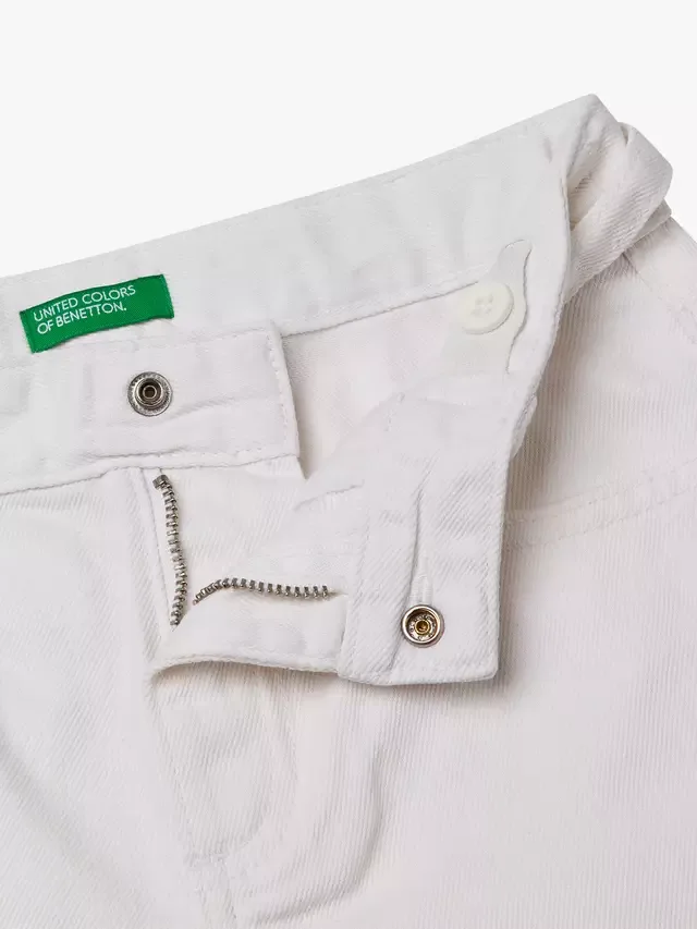 Детские узкие шорты с поясом, оптически белый цвет Benetton — фото 3