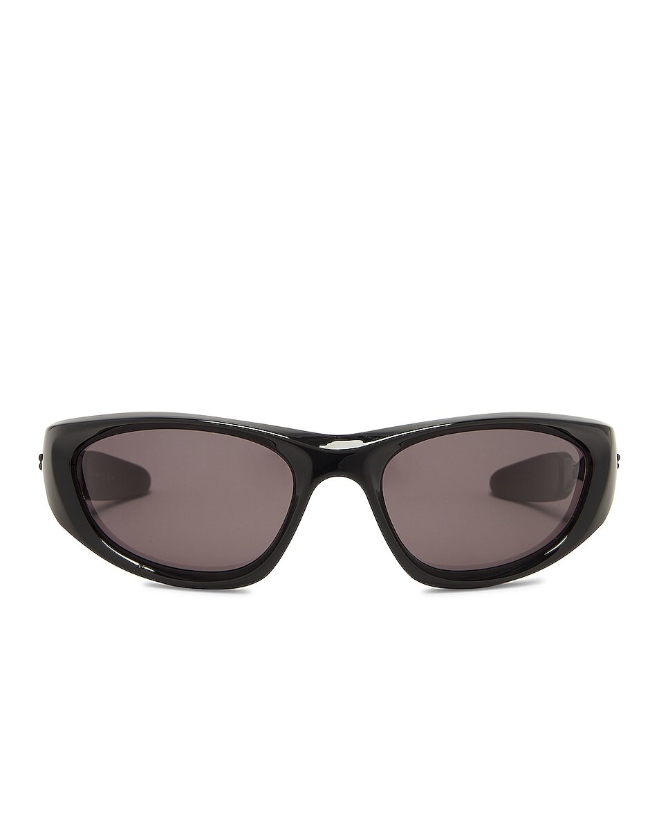 

Солнцезащитные очки Bottega Veneta Wrap Sporty, цвет Shiny Black