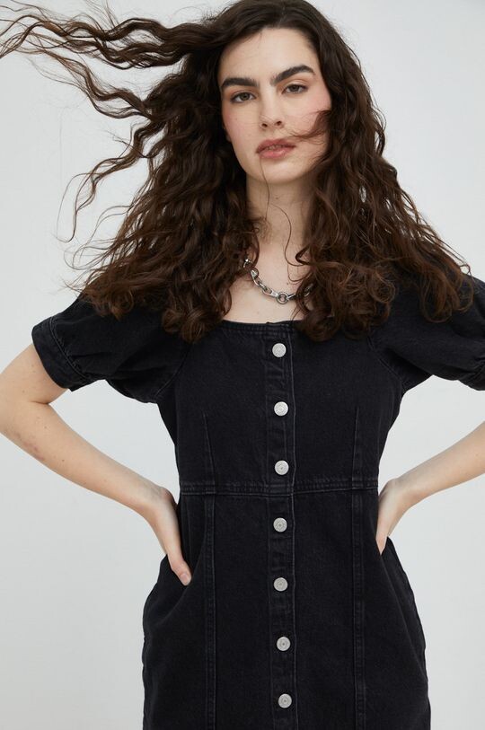 

Джинсовое платье Levi's, черный
