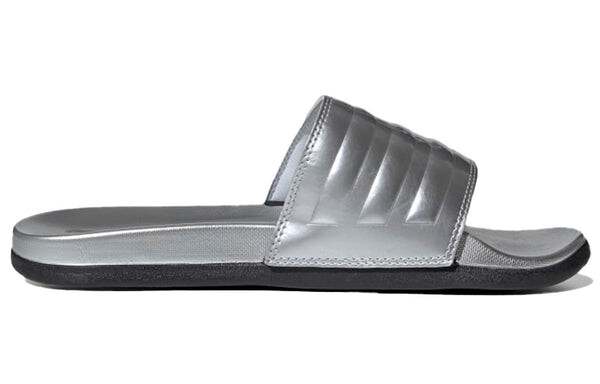 Тапочки adilette comfort slide 'silver metallic' Adidas, серебряный — фото 2
