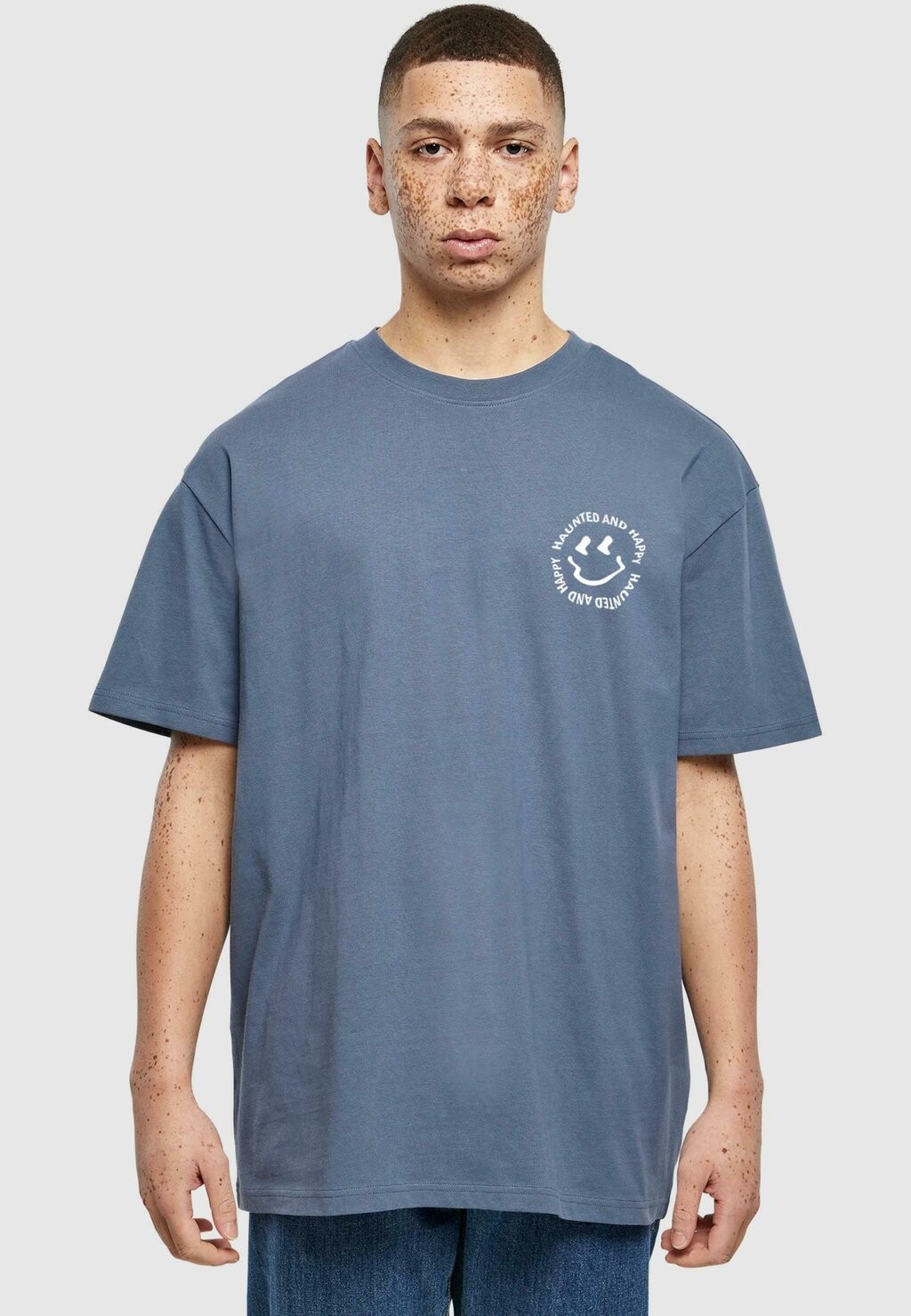 

Футболка с принтом HALLOWEEN HAUNTED AND HAPPY TEE Merchcode, синий