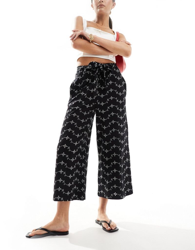 

ASOS DESIGN – широкие брюки-кюлоты с завязкой на талии и английской вышивкой