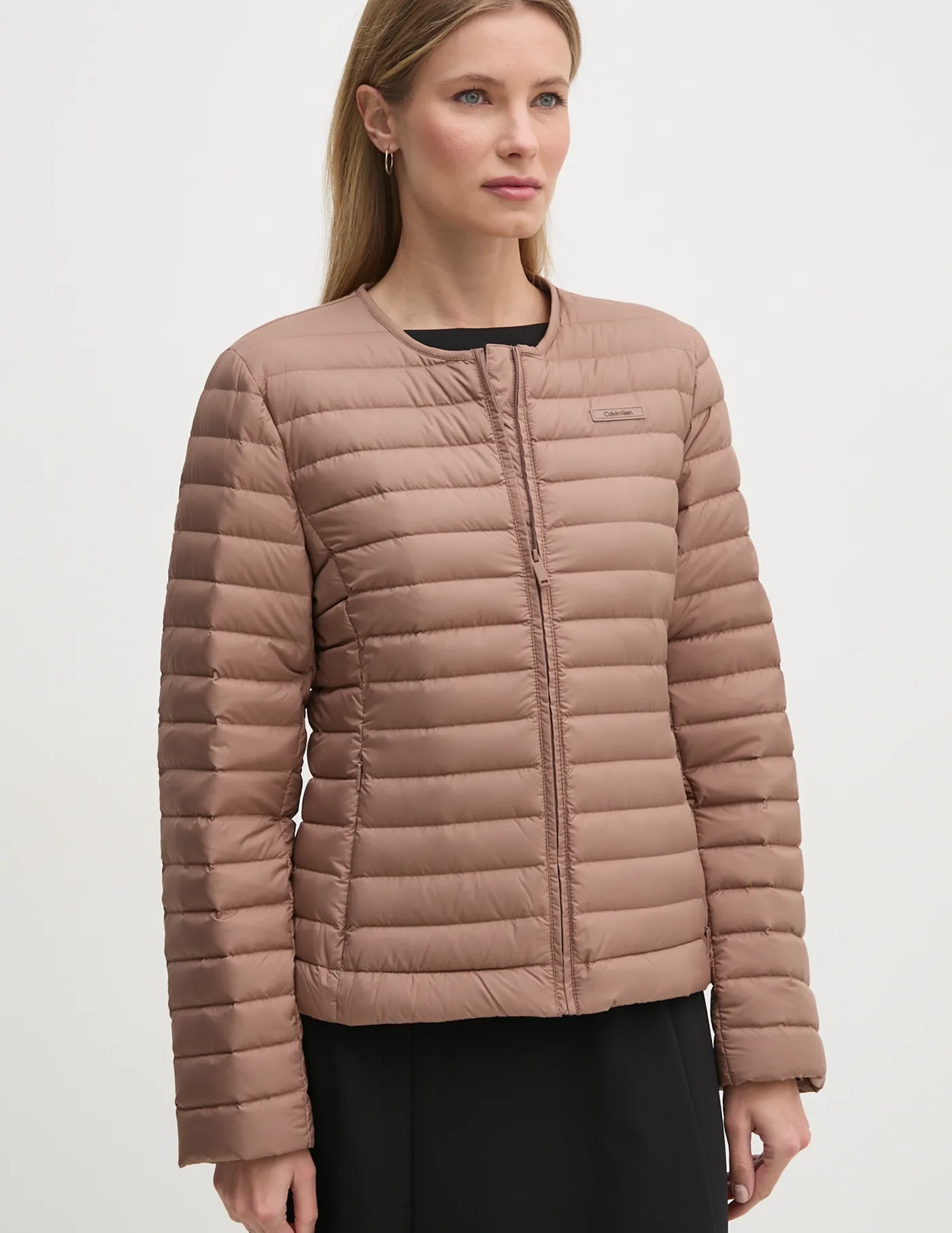 

Пуховик Calvin Klein, коричневый