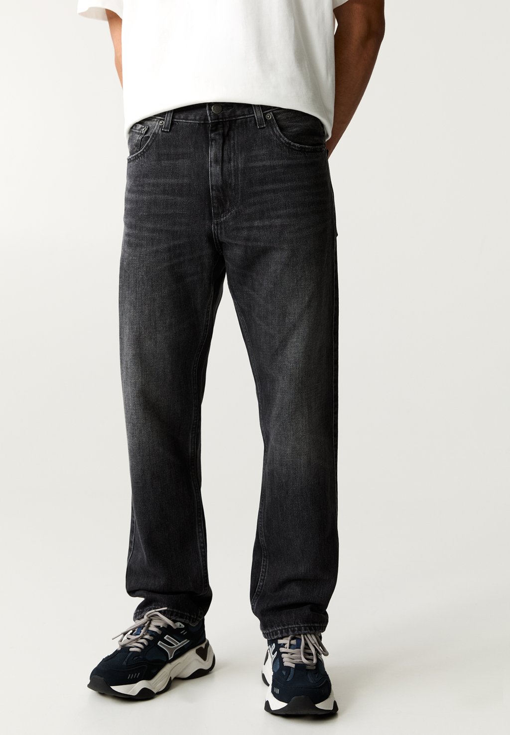 

Джинсы прямого покроя STRAIGHT VINTAGE PULL&BEAR, черный