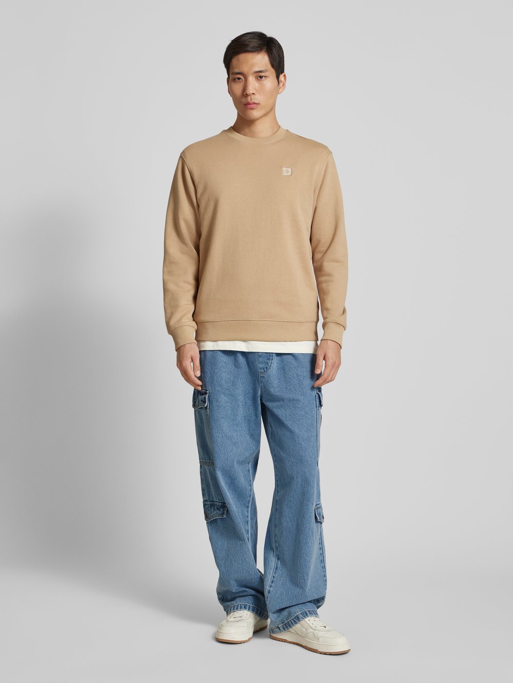 

Джинсы свободного кроя с нашивкой-лейблом ARMANI EXCHANGE