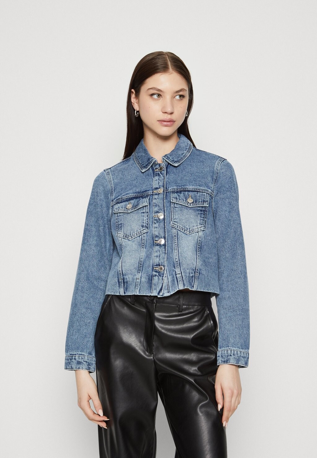 

Джинсовая куртка VMRAY SHORT JACKET Vero Moda, синий деним