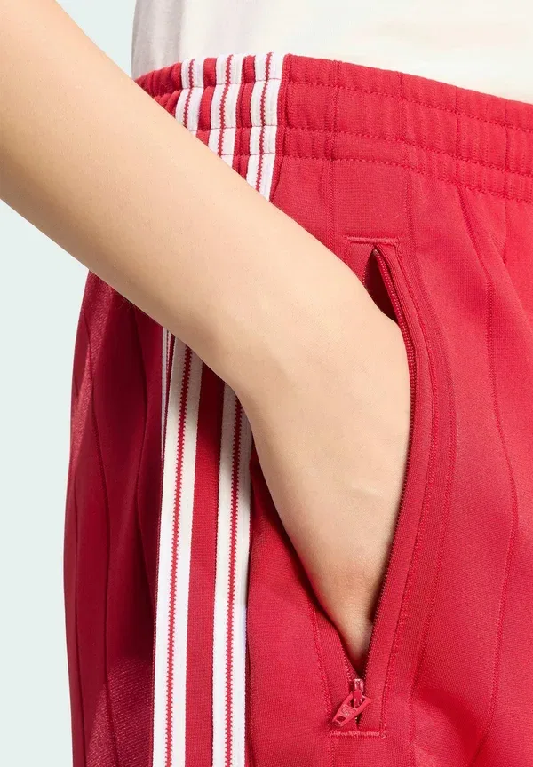 Спортивные штаны Adidas Originals Pinstripe firebird shorts tracksuit bottoms, цвет команда виктори ред/белый/команда виктори ред — фото 3