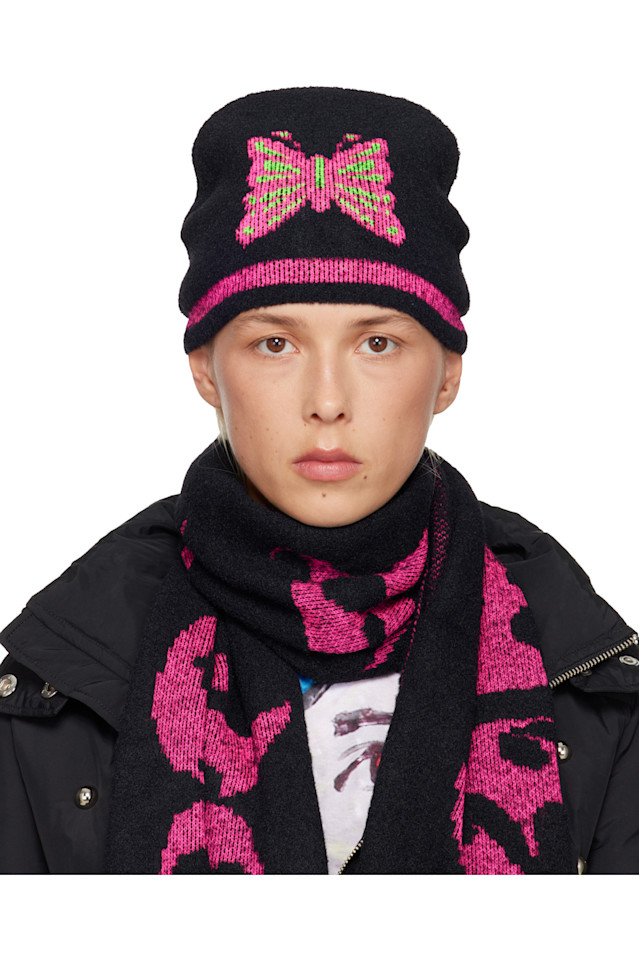 

Chopova Lowena Черно-Розовая шапка-бини в стиле кибербабочки