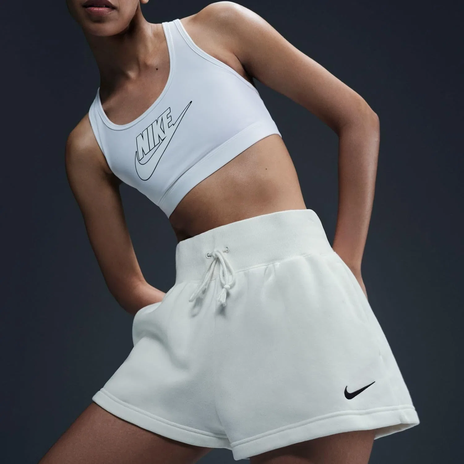 Шорты Nike Sportswear Phoenix Fleece, цвет Sail/Black — фото 4