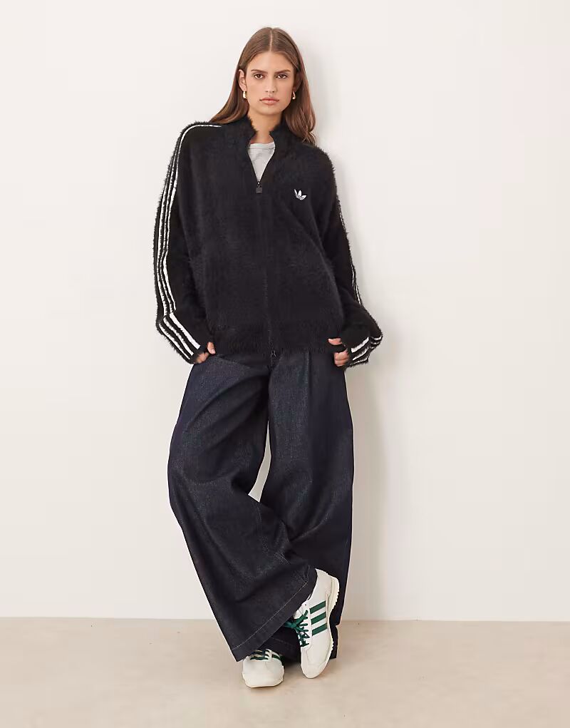 Классический пушистый спортивный топ в черном и бежевом цветах Adidas Originals — фото 3