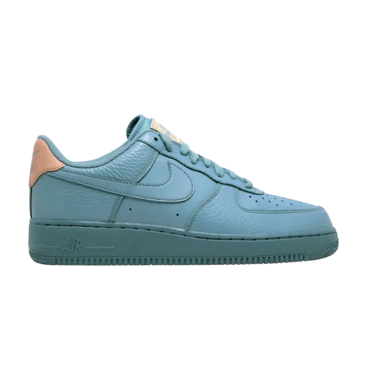 

Кроссовки Nike Air Force 1 Low '07 LV8 'Smokey Blue', синий