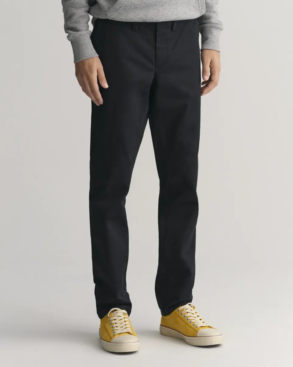 

Брюки-чиносы "SLIM TWILL CHINOS" с боковыми карманами на подкладке Gant, черный