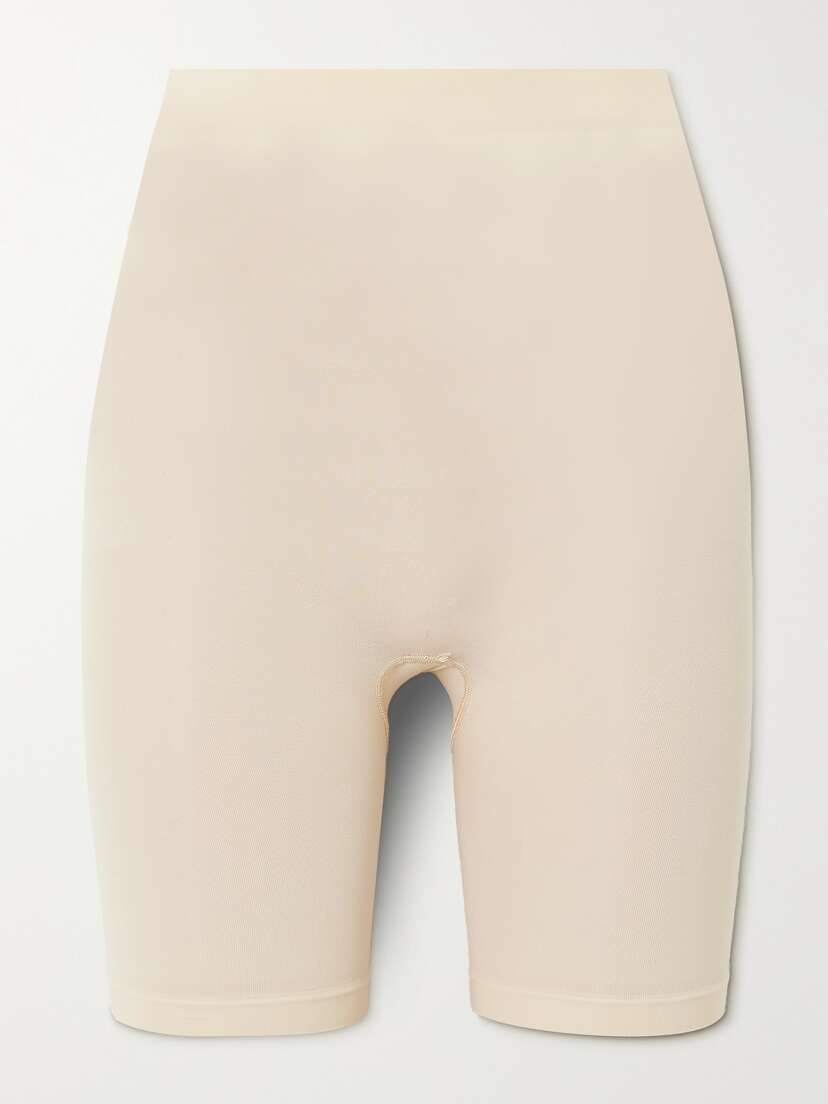 

Бесшовные моделирующие шорты до середины бедра - глина Skims, бежевый