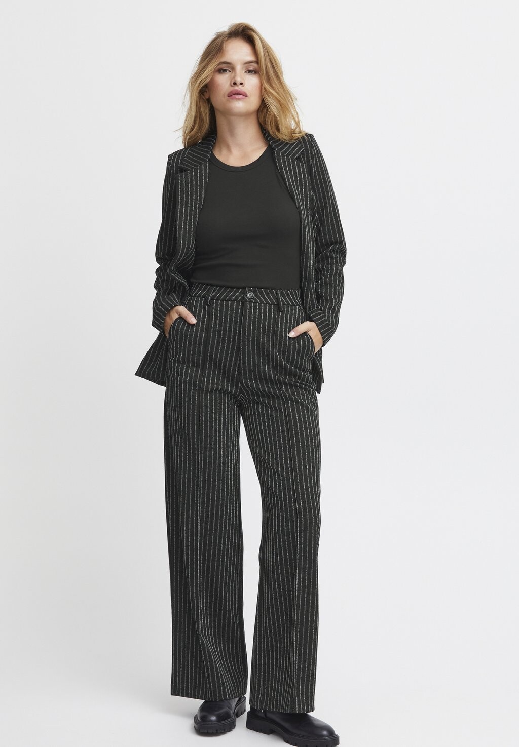 

Брюки WIDE LEG PULZ, черный