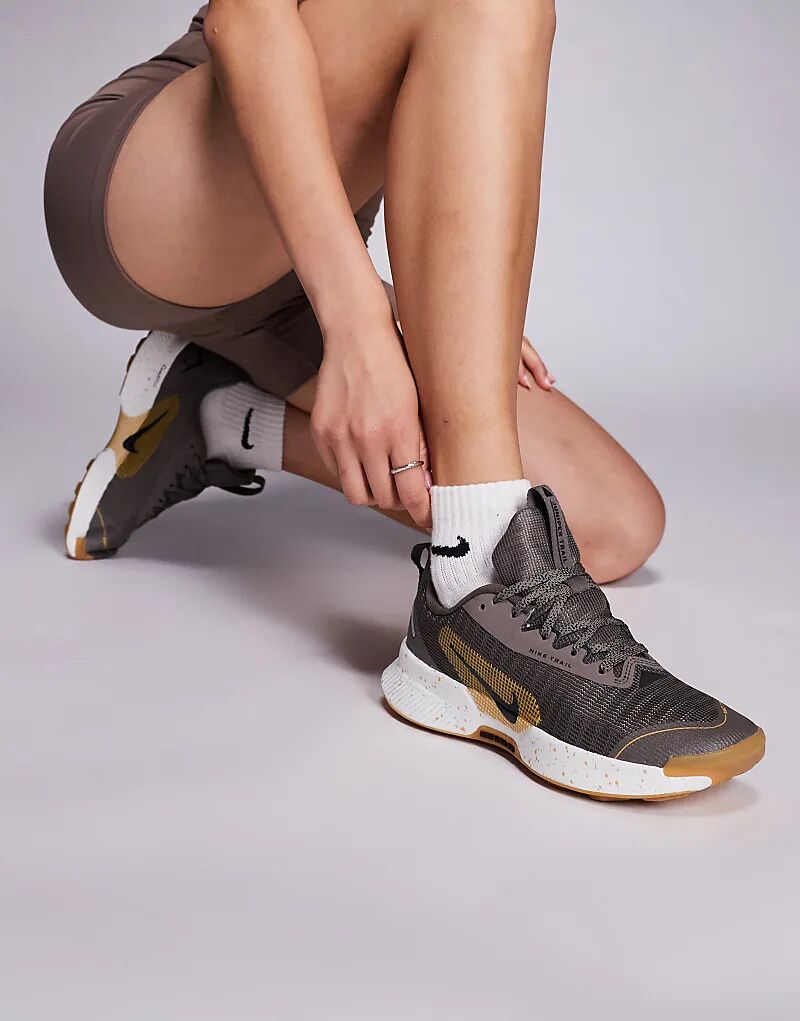 Кроссовки Nike Running Juniper Trail 3 коричневого цвета