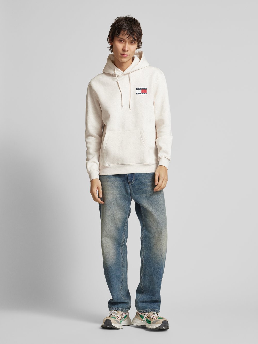 

Толстовка с капюшоном и этикеткой Tommy Jeans, песочный