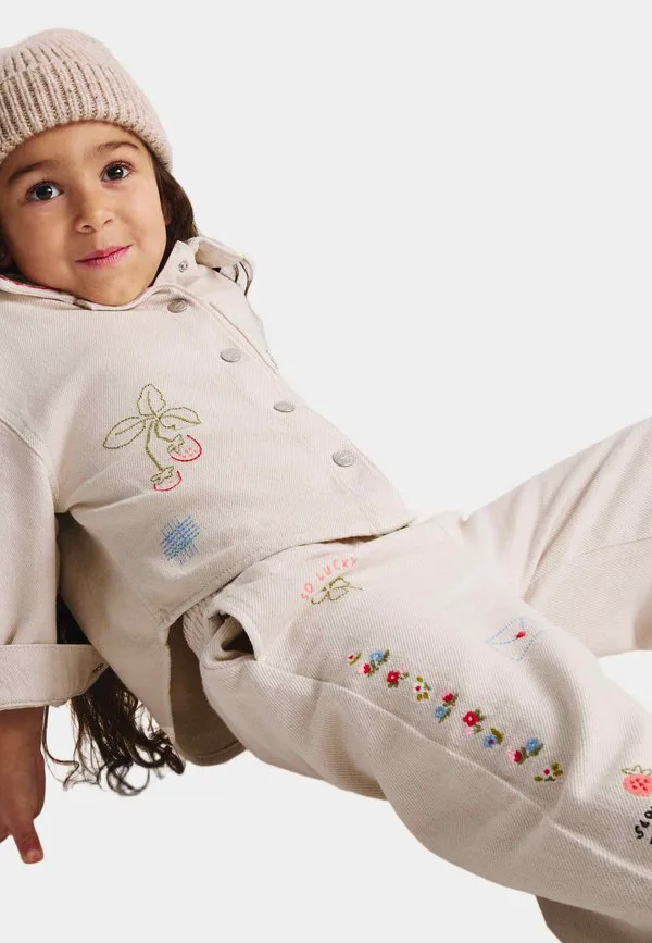 Джинсы свободного кроя с вышивкой Marks & Spencer, Ecru Mix — фото 4