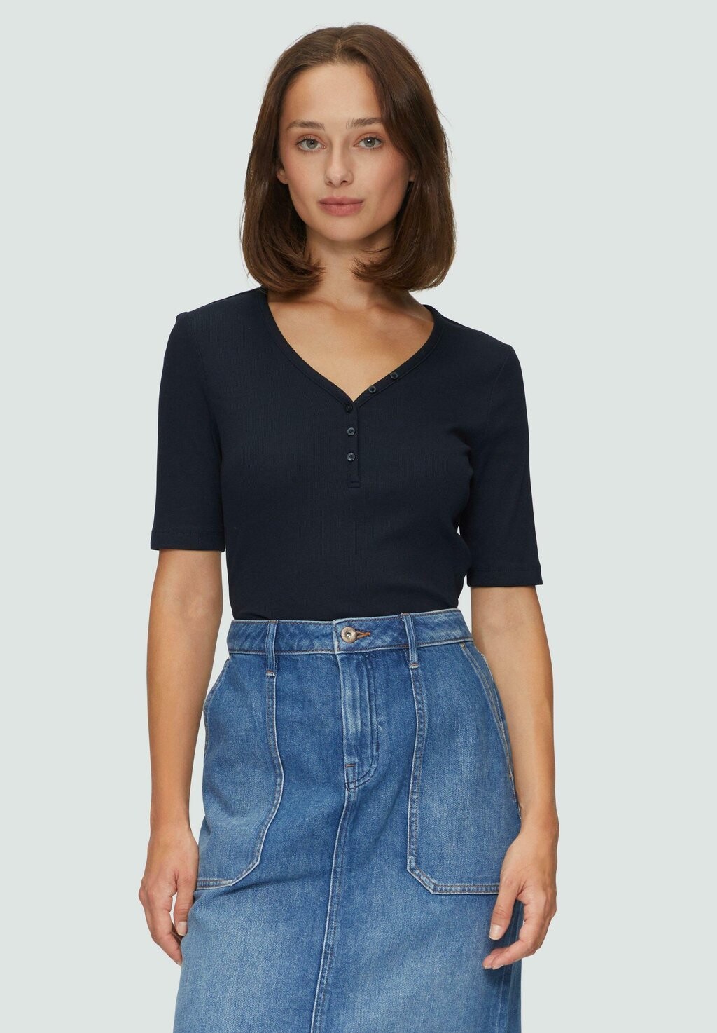 

Базовая футболка MIT HENLEY-AUSSCHNITT s.Oliver, черный