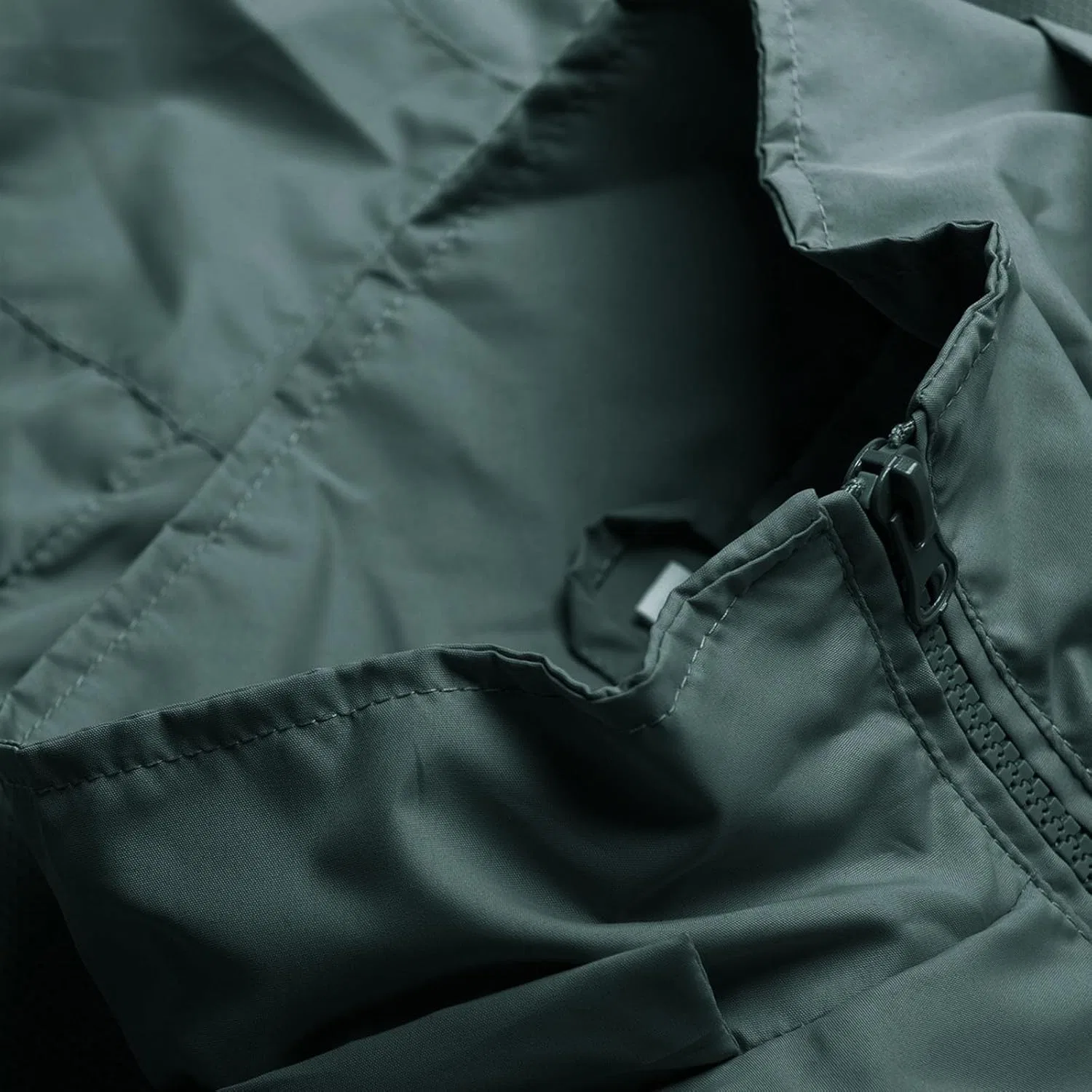 Мужская легкая ветровка на молнии из мягкого материала Soft Shell с солнцезащитным эффектом, водонепроницаемая, дождевая, со съемным капюшоном, осень-зима 2025 — фото 2