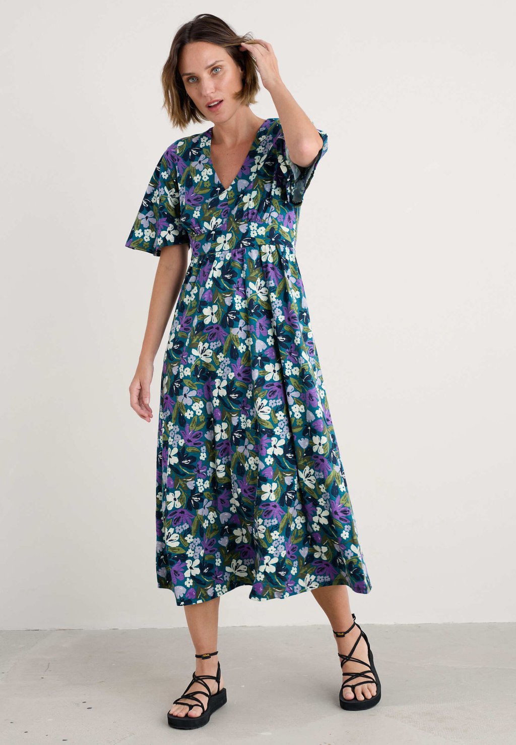 

Платье из джерси CHATEAUX HALF SLEEVE Seasalt Cornwall, цвет Teal Crayon Floral Dark Drift