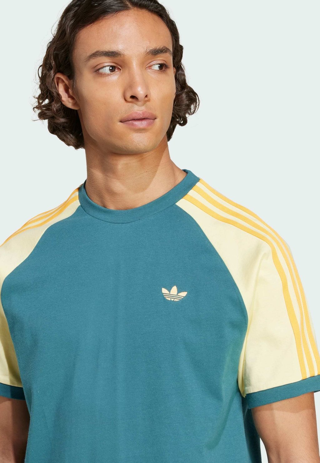 Футболка с принтом CALI TEE Adidas Originals, зеленый — фото 3