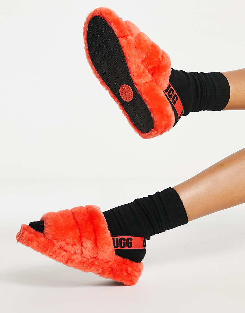 

Шлепанцы UGG Fluff Yeah оранжевого цвета