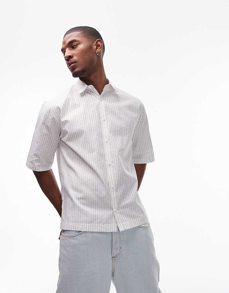 

Белая свободная хлопковая рубашка в полоску с короткими рукавами Topman