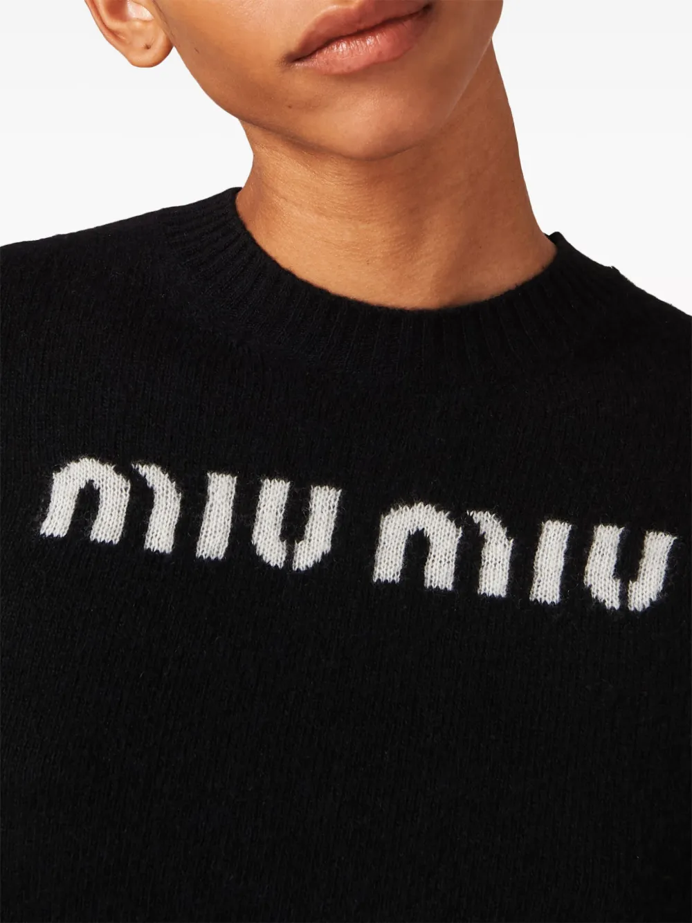 Кашемировый джемпер с жаккардовым логотипом MIU MIU, черный — фото 4
