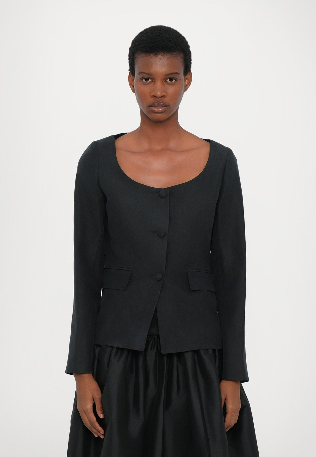 

Блейзер OPEN NECK FITTED REMAIN, черный