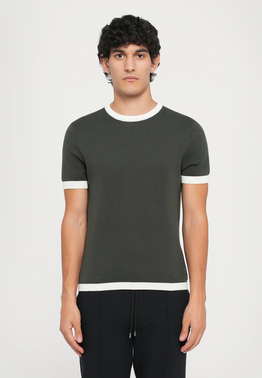 

Футболка Ron Dorff Basic T-shirt, Military Green/Off-White