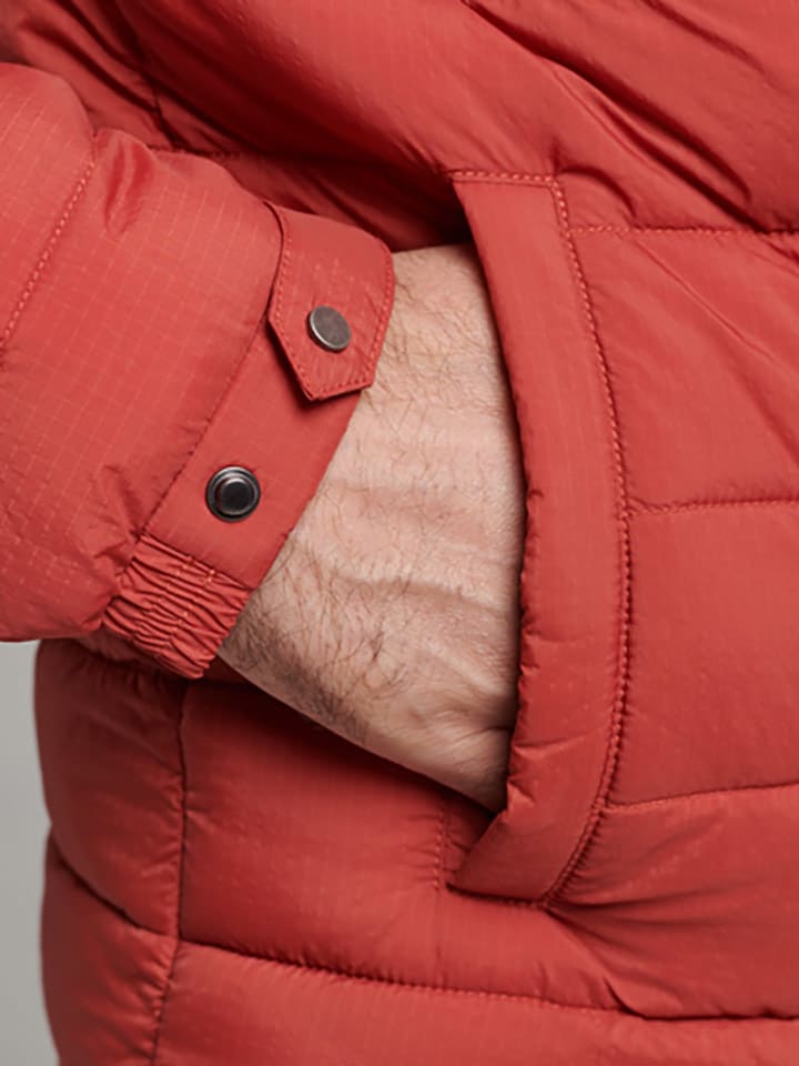 Superdry Стеганая куртка красного цвета — фото 4