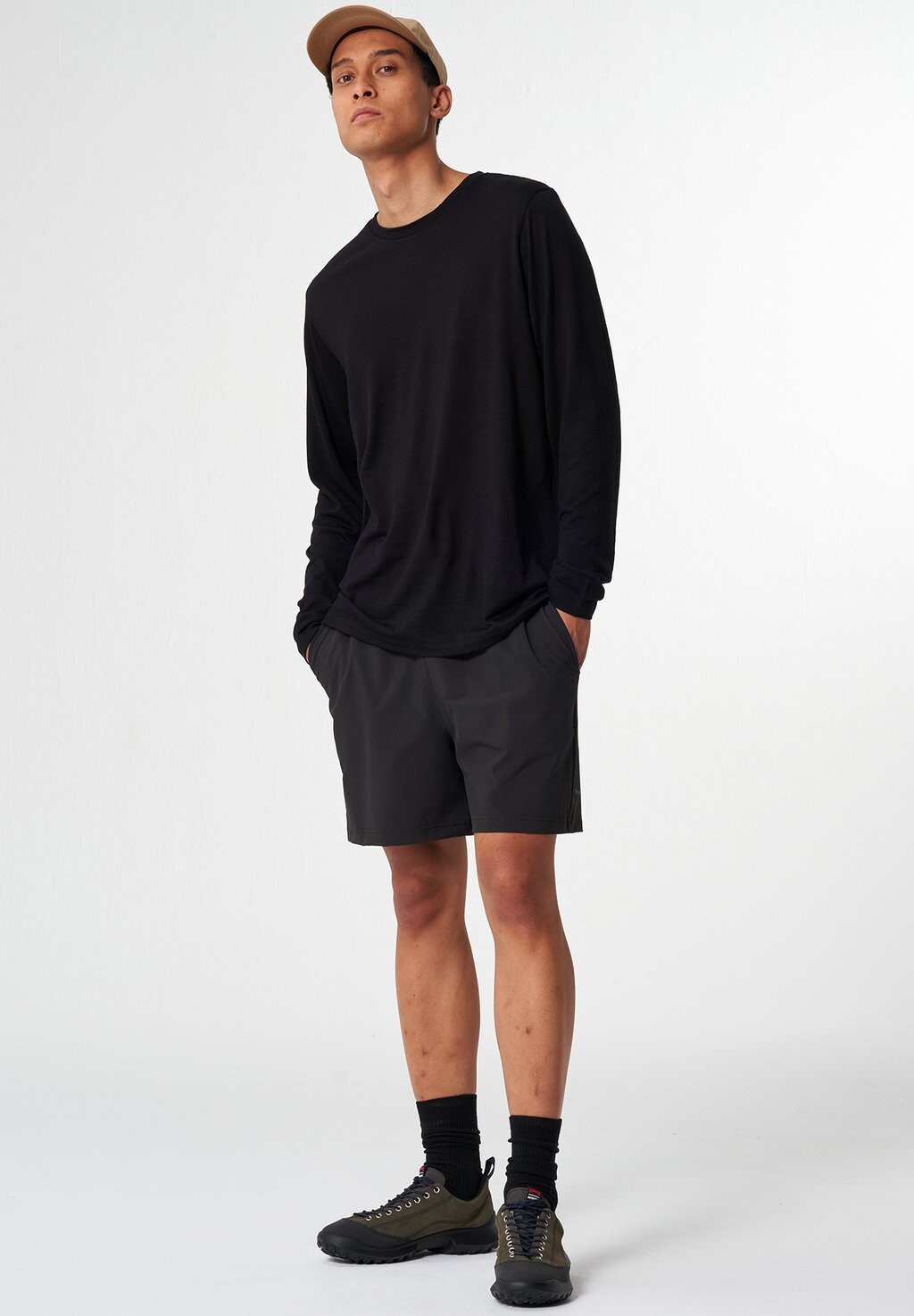 

Спортивные шорты ACTIVE pinqponq, цвет peat black