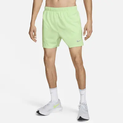 

Шорты Nike Challenger, цвет Vapor Green/Vapor Green/Vapor Green