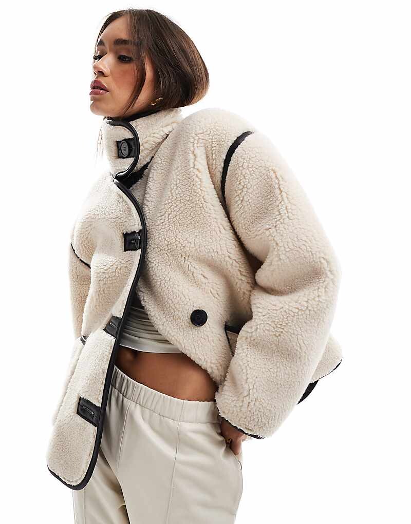 

ASOS DESIGN – куртка из овчины бледно-бежевого цвета с высоким воротником