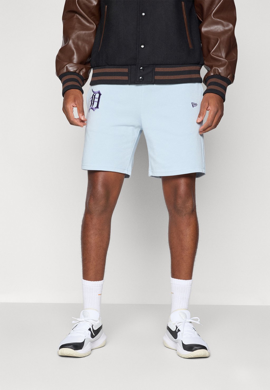 

Спортивные шорты MLB DETROIT TIGERS LEAGUE ESSENTIALS SHORTS - Club wear New Era, светло-голубой
