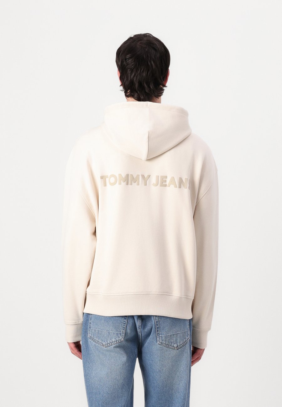 

Толстовка Tommy Jeans NEW CLASSICS ZIP, Desert Sand Dune/Sand