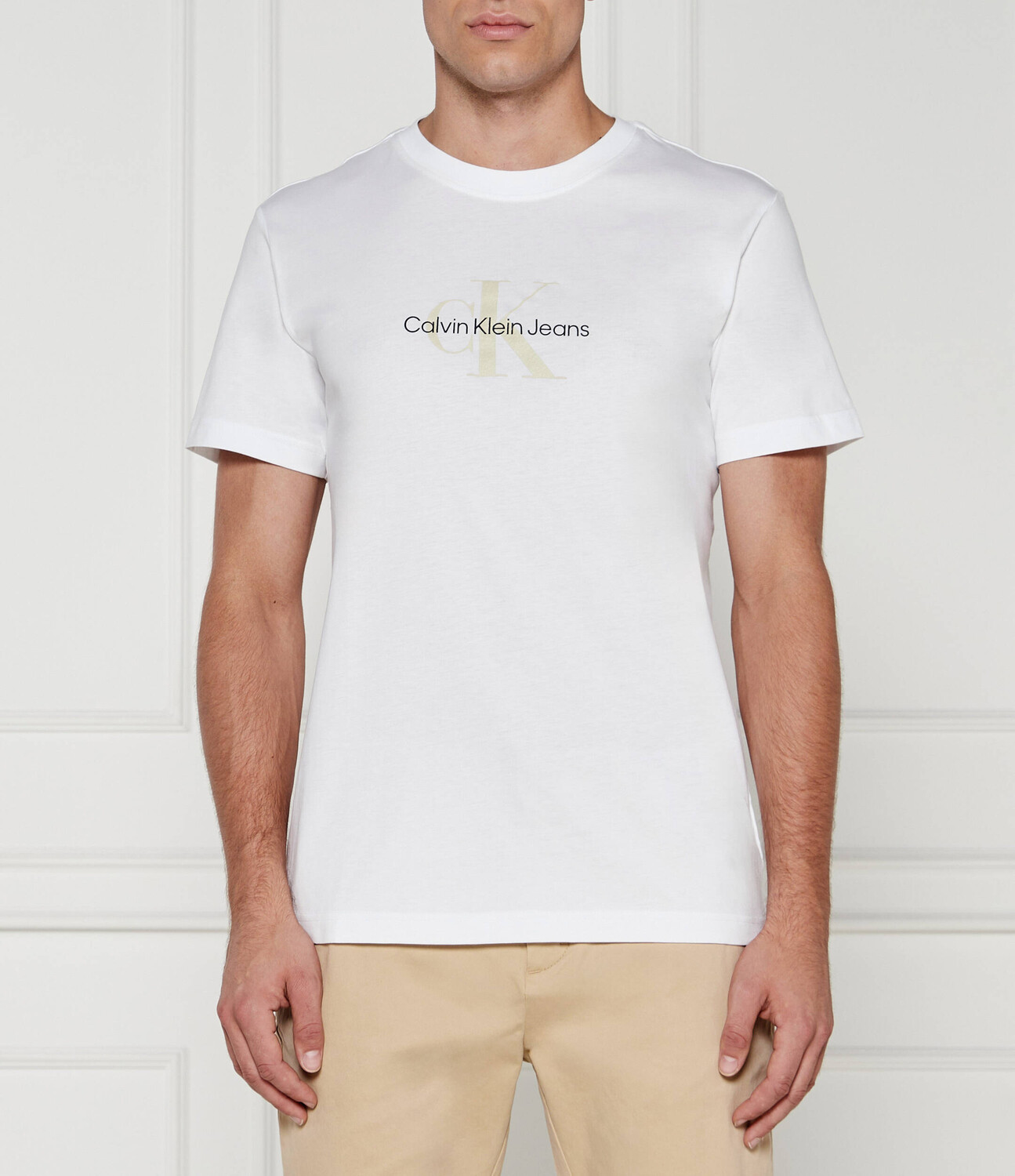 

Футболка CALVIN KLEIN JEANS DISTRESSED Regular Fit, белый